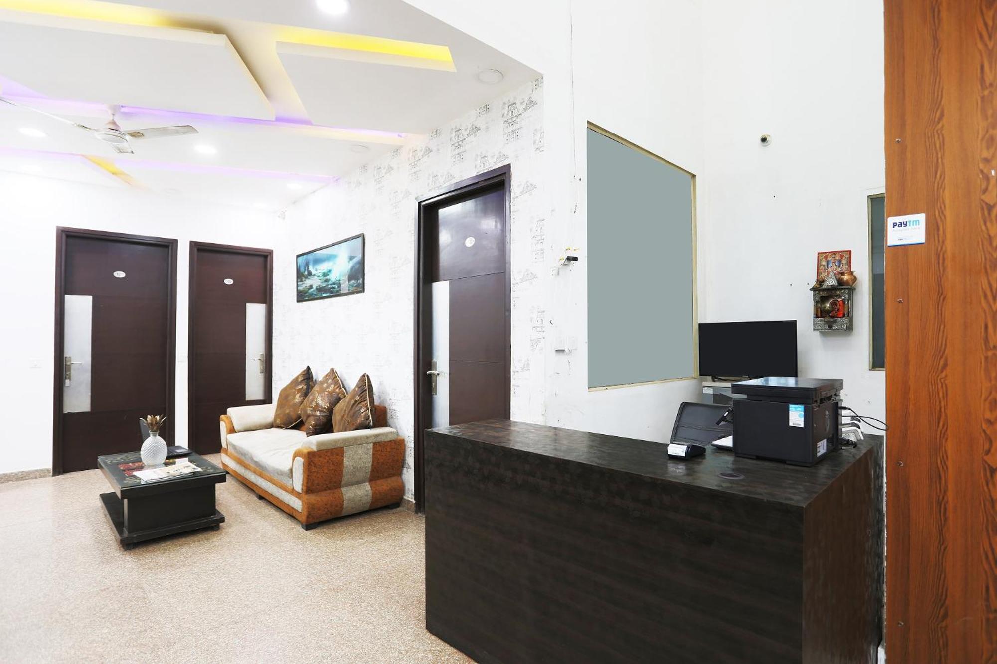 Super Collection O Tipsyy Inn 014 Ґурґаон Екстер'єр фото